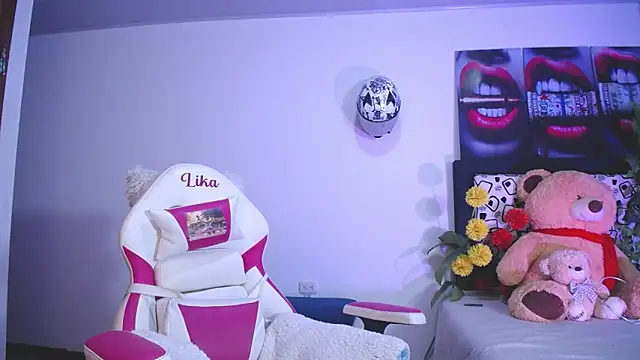 Snapshot of lika_little0 chatting on June 13, 12:30 am lika little0 online show from June 13, 12:30 am
