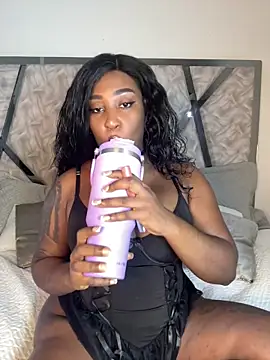 Denise wolfe21 online show from February 5, 7:40 pm