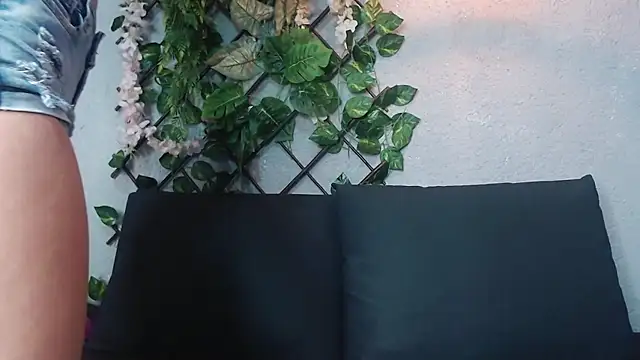 Amanda Rossi online show from July 21, 12:07 pm