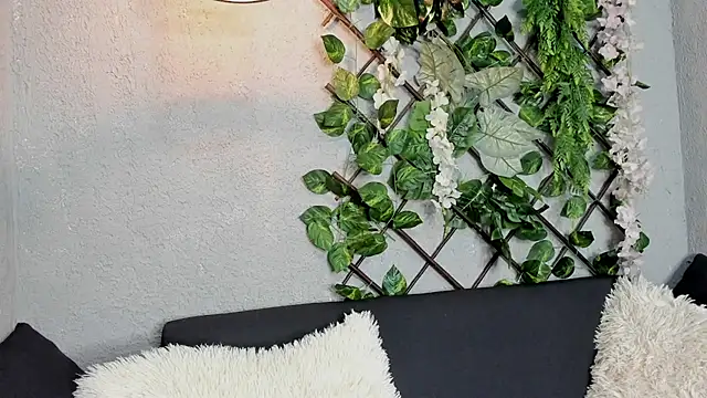 Amanda Rossi online show from July 27, 11:50 am