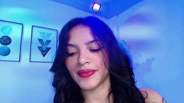 Snapshot of Maddie_T18 chatting on May 4, 11:28 am Maddie T18 online show from May 4, 11:28 am