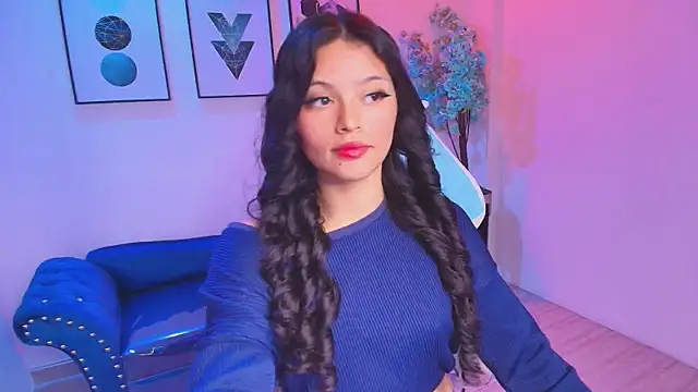 Snapshot of Maddie_T18 chatting on June 12, 11:31 am Maddie T18 online show from June 12, 11:31 am