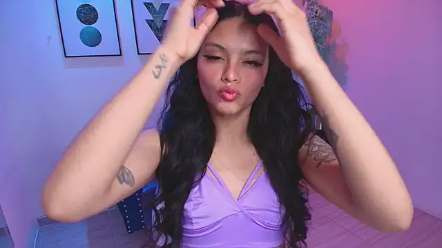 Snapshot of Maddie_T18 chatting on June 13, 11:41 am Maddie T18 online show from June 13, 11:41 am
