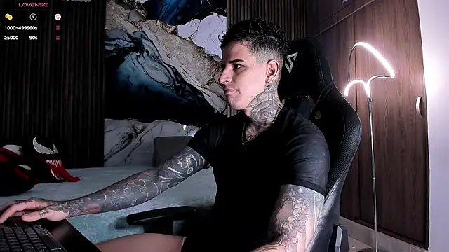Snapshot of trisstann_ chatting on July 7, 4:22 pm trisstann online show from July 7, 4:22 pm