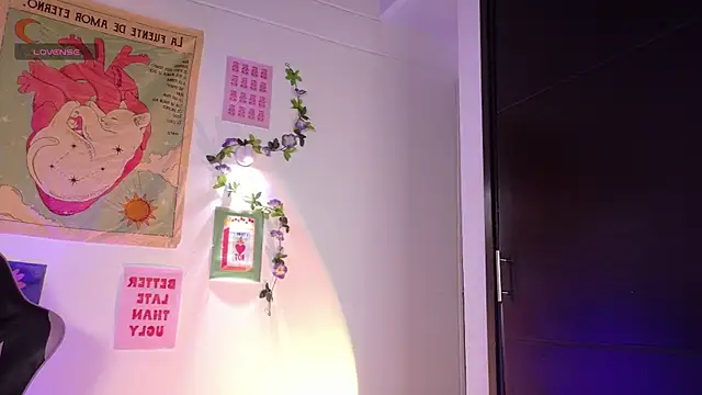 emicute  online show from March 17, 2:27 am