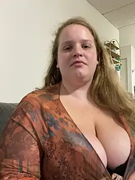 Snapshot of bbq-queen chatting on July 13, 12:13 am bbq-queen online show from July 13, 12:13 am