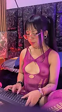 Snapshot of mary_luckaysha_ chatting on June 22, 7:11 pm mary luckaysha online show from June 22, 7:11 pm