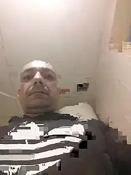 Snapshot of Gghj13jjj chatting on March 16, 6:39 am Gghj13jjj online show from March 16, 6:39 am