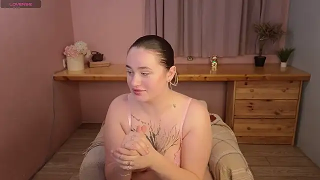 bigestetic online show from March 9, 3:27 pm