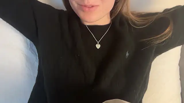 Lucyschickt online show from May 7, 5:40 pm