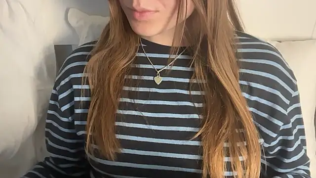 Lucyschickt online show from May 13, 5:21 pm