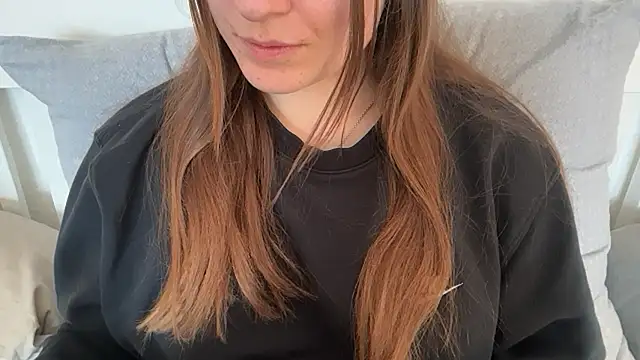 Lucyschickt online show from May 15, 6:31 am