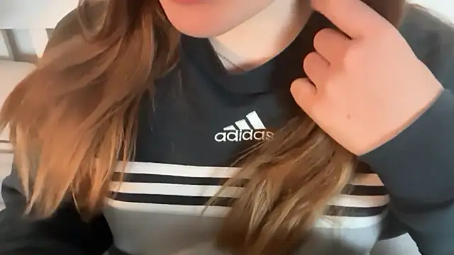 Lucyschickt online show from June 4, 7:14 am