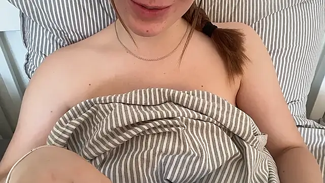 Lucyschickt online show from June 20, 7:11 am