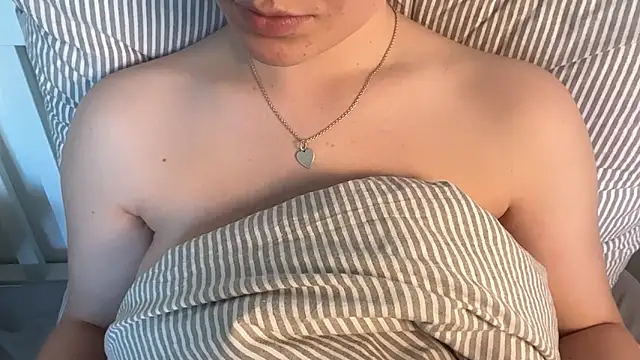 Lucyschickt online show from July 1, 2:18 pm