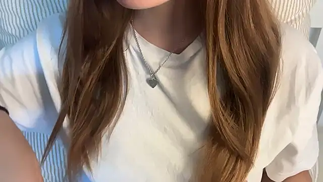 Lucyschickt online show from July 18, 5:17 pm