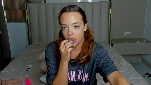 Snapshot of stellaa_quenn chatting on May 8, 12:05 am stellaa quenn online show from May 8, 12:05 am