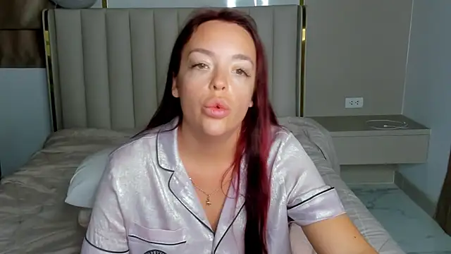 Snapshot of stellaa_quenn chatting on May 22, 12:07 am stellaa quenn online show from May 22, 12:07 am