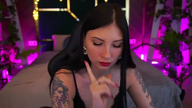 LunaaMay online show from February 17, 9:06 am