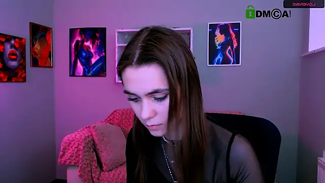 laurenmurrr online show from April 17, 12:52 pm