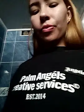 maddie-sar online show from April 4, 9:01 pm