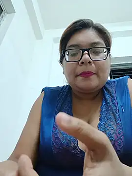 Snapshot of Elie_Hallway chatting on May 29, 6:39 pm Elie Hallway online show from May 29, 6:39 pm