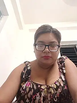 Snapshot of Elie_Hallway chatting on June 1, 6:31 pm Elie Hallway online show from June 1, 6:31 pm