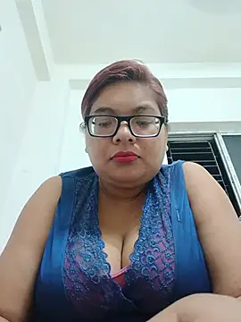 Elie Hallway online show from July 1, 6:40 pm