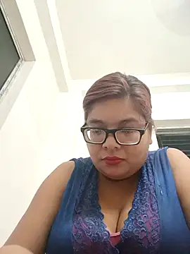 Elie Hallway online show from July 17, 5:51 pm