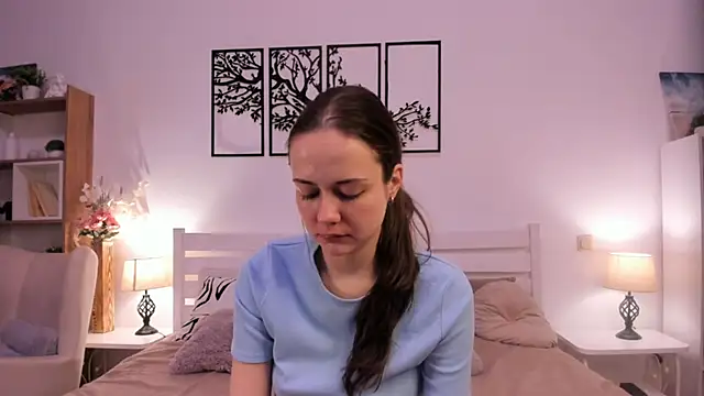 Snapshot of MalvinaTrafford chatting on May 9, 8:36 pm MalvinaTrafford online show from May 9, 8:36 pm