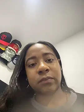Snapshot of amara_queen_ chatting on May 11, 5:54 pm amara queen online show from May 11, 5:54 pm
