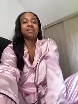 Snapshot of amara_queen_ chatting on July 13, 2:42 pm amara queen online show from July 13, 2:42 pm
