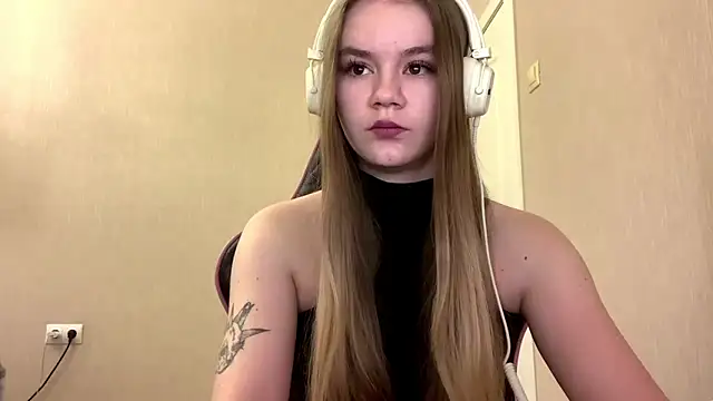 AgnesShy  online show from March 9, 7:23 am