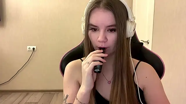 AgnesShy  online show from March 17, 11:24 am