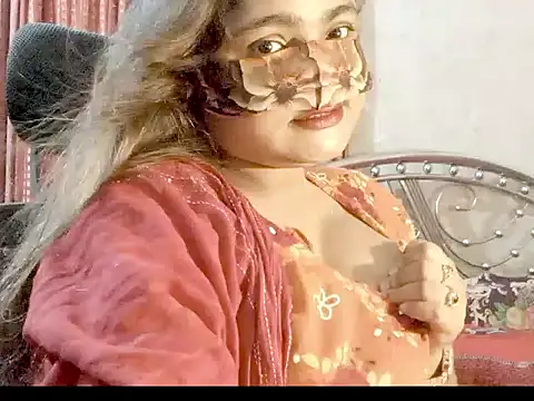 Nusrat Faria online show from June 16, 9:06 pm