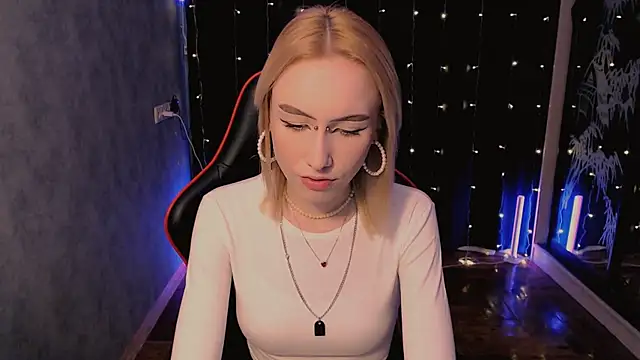 crybambi online show from February 17, 8:33 am