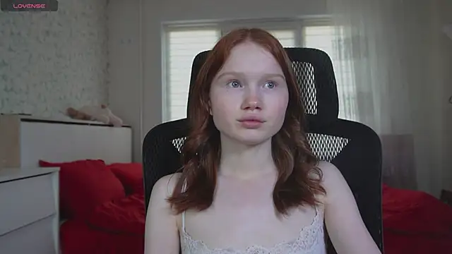 Snapshot of Nellie_baby chatting on May 31, 12:01 pm Nellie baby online show from May 31, 12:01 pm
