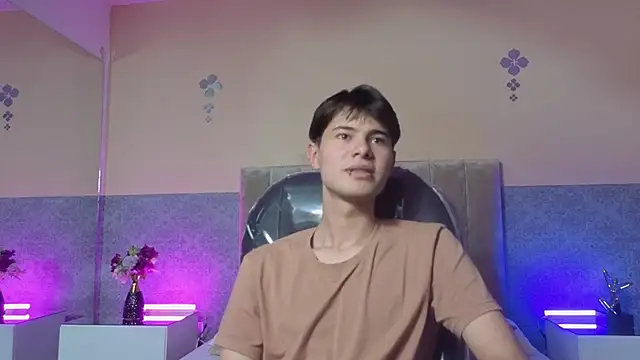 Derek Sinn online show from March 2, 8:15 pm