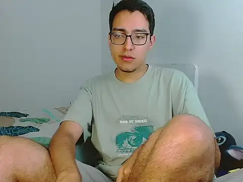 Snapshot of NickFin chatting on May 4, 2:18 am NickFin online show from May 4, 2:18 am