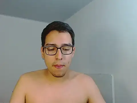 Snapshot of NickFin chatting on May 16, 3:03 am NickFin online show from May 16, 3:03 am