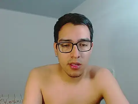 Snapshot of NickFin chatting on May 16, 4:39 pm NickFin online show from May 16, 4:39 pm