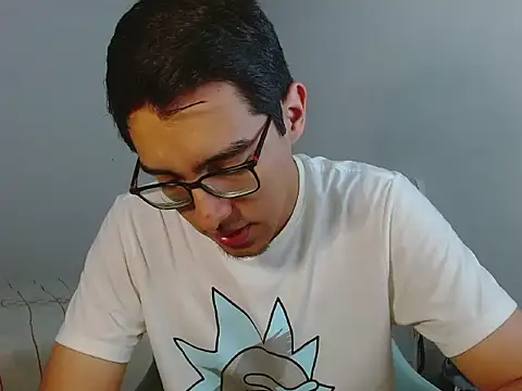 Snapshot of NickFin chatting on June 1, 3:36 pm NickFin online show from June 1, 3:36 pm