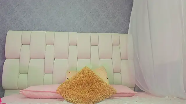 Snapshot of sophiaa10 chatting on March 7, 7:22 pm sophiaa10 online show from March 7, 7:22 pm