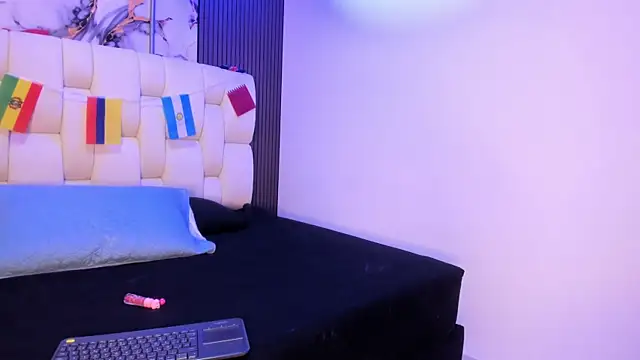 sophiaa10 online show from June 19, 7:28 pm