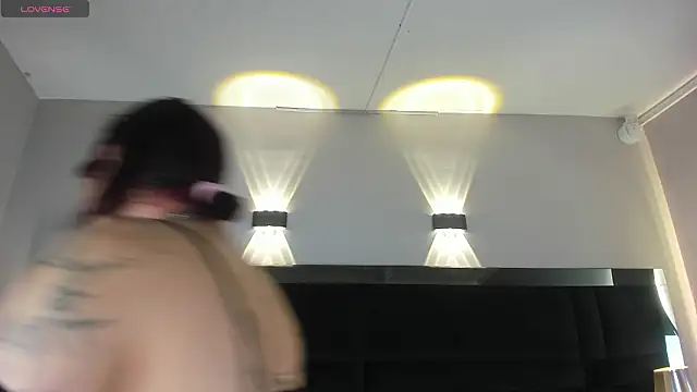 Ravenn21x online show from February 11, 11:37 am