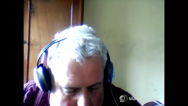 Snapshot of swichcassanesi chatting on March 5, 1:29 pm swichcassanesi online show from March 5, 1:29 pm