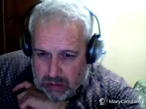 Snapshot of swichcassanesi chatting on May 11, 8:28 pm swichcassanesi online show from May 11, 8:28 pm