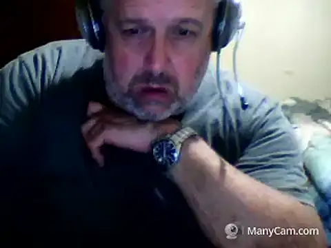 Snapshot of swichcassanesi chatting on May 25, 8:26 pm swichcassanesi online show from May 25, 8:26 pm