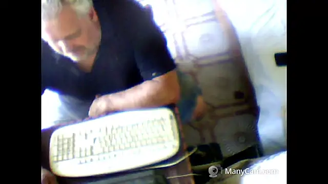 Snapshot of swichcassanesi chatting on June 27, 1:17 pm swichcassanesi online show from June 27, 1:17 pm
