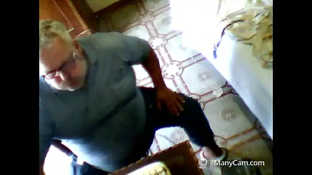 Snapshot of swichcassanesi chatting on August 8, 12:51 pm swichcassanesi online show from August 8, 12:51 pm